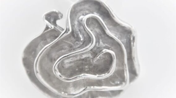 925 Sterling silver Rose shaped pendant  Approx size  27mm diam