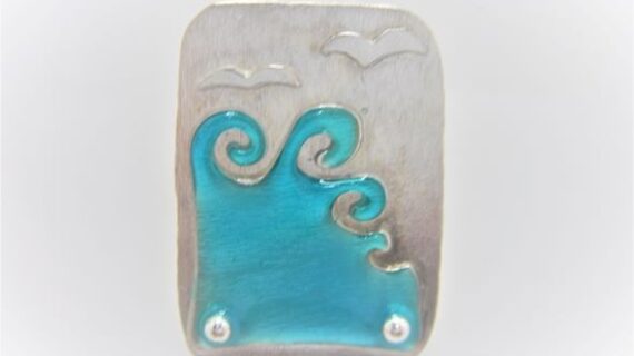 925 Sterling silver pendant with representation of wave & birds Approx size  32mm x 22mm