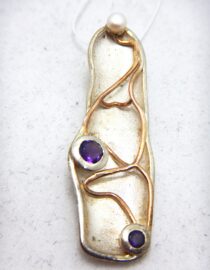 Rhodium plated 925 sterling silver pendant with natural Amethyst & gold plating Approx size  48mm x 15.5mm