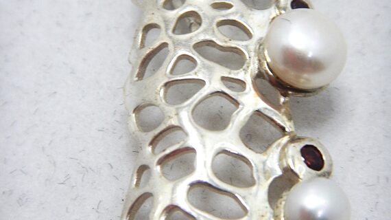 Rhodium plated 925 sterling silver pendant set with freshwater pearls & natural Pink Tourmaline approx 40.5mm x 18.5mm