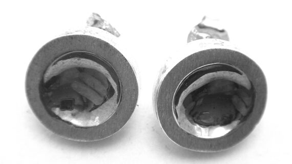 Black & White Rhodium plated 925 sterling silver concave earrings  Approx size  15mm diam