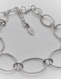 925 Sterling silver bracelet with plain & twisted links Approx size  180mm with 40mm extension
