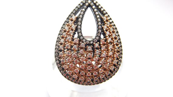 Rhodium plated 925 sterling silver ring with black rhodium & set with crystals  29 X 21.8MM