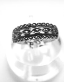 925 Sterling silver ring set with Marcasite