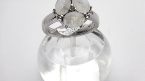 Rhodium plated 925 sterling silver ring set with natural Moonstone & white Zircon DIAM 13.6MM