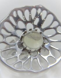 925 Rhodium plated sterling silver ring set with natural lemon quartz  DIAM 32 .6 MM