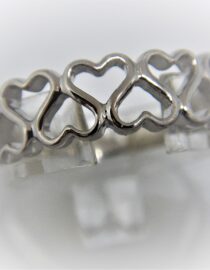 Rhodium plated 925 sterling silver ring with heart pattern