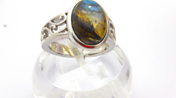 Rhodium plated 925 sterling silver ring set with natural Labradorite Approx size  15.5mm x 12.7mm