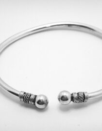 925 Sterling silver bangle approx 3mm thick Approx size  60mm diam
