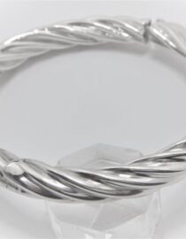 925 Sterling silver twisted hinged bangle  Approx  9mm thick Approx size  60mm diam