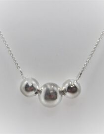 925 Sterling silver necklace set with 3 sterling silver balls 1 x 10mm   2 x 8mm Approx length  48CM WITH 4 CM extension
